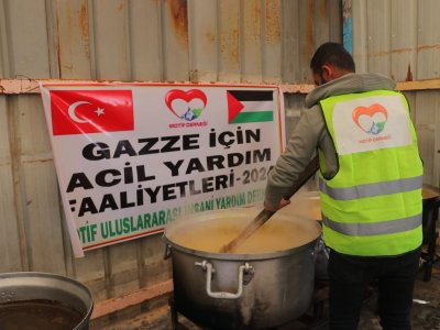 GAZZE'DE YEMEK DAĞITIMLARIMIZ DEVAM EDİYOR