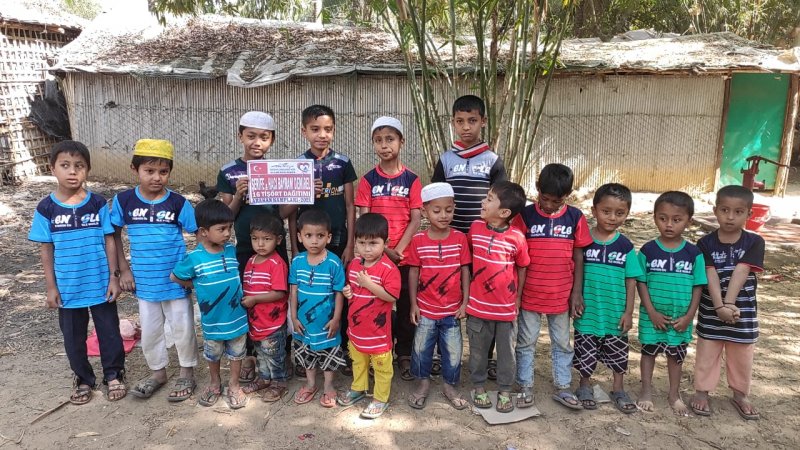 Arakan Kampları T-shirt Dağıtımları